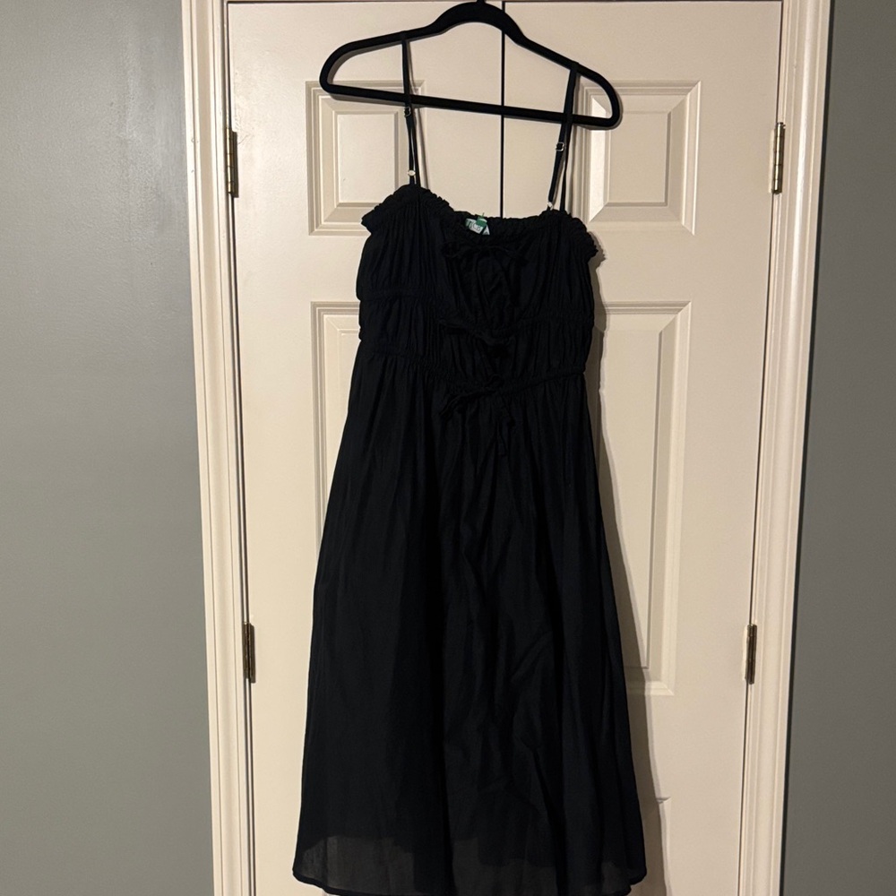 Black Sleeveless Midi Dress